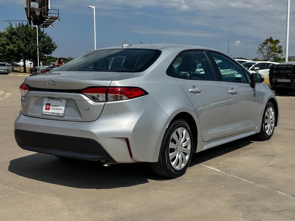 Certified 2025 Toyota Corolla LE FWD image 3