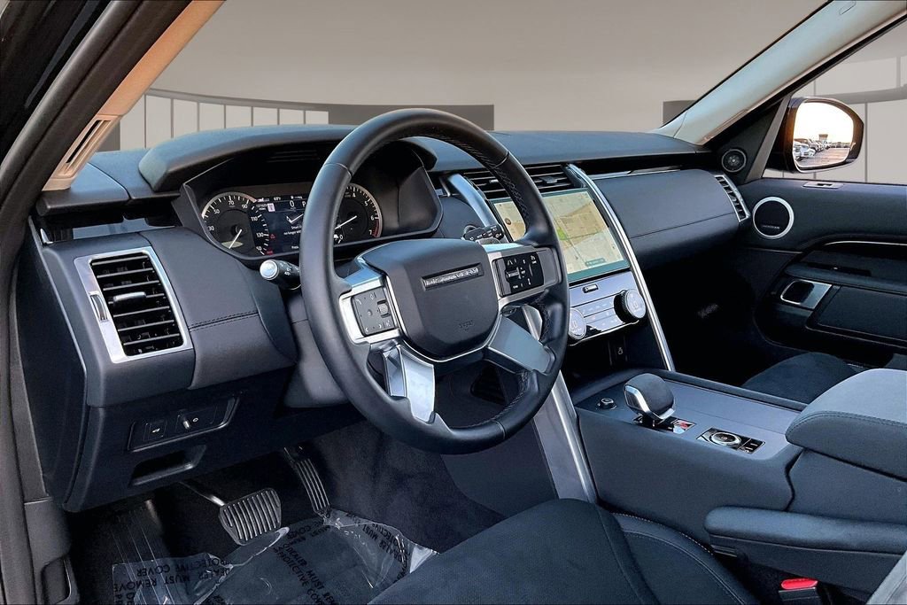 Certified 2023 Land Rover Discovery S AWD/4WD image 15