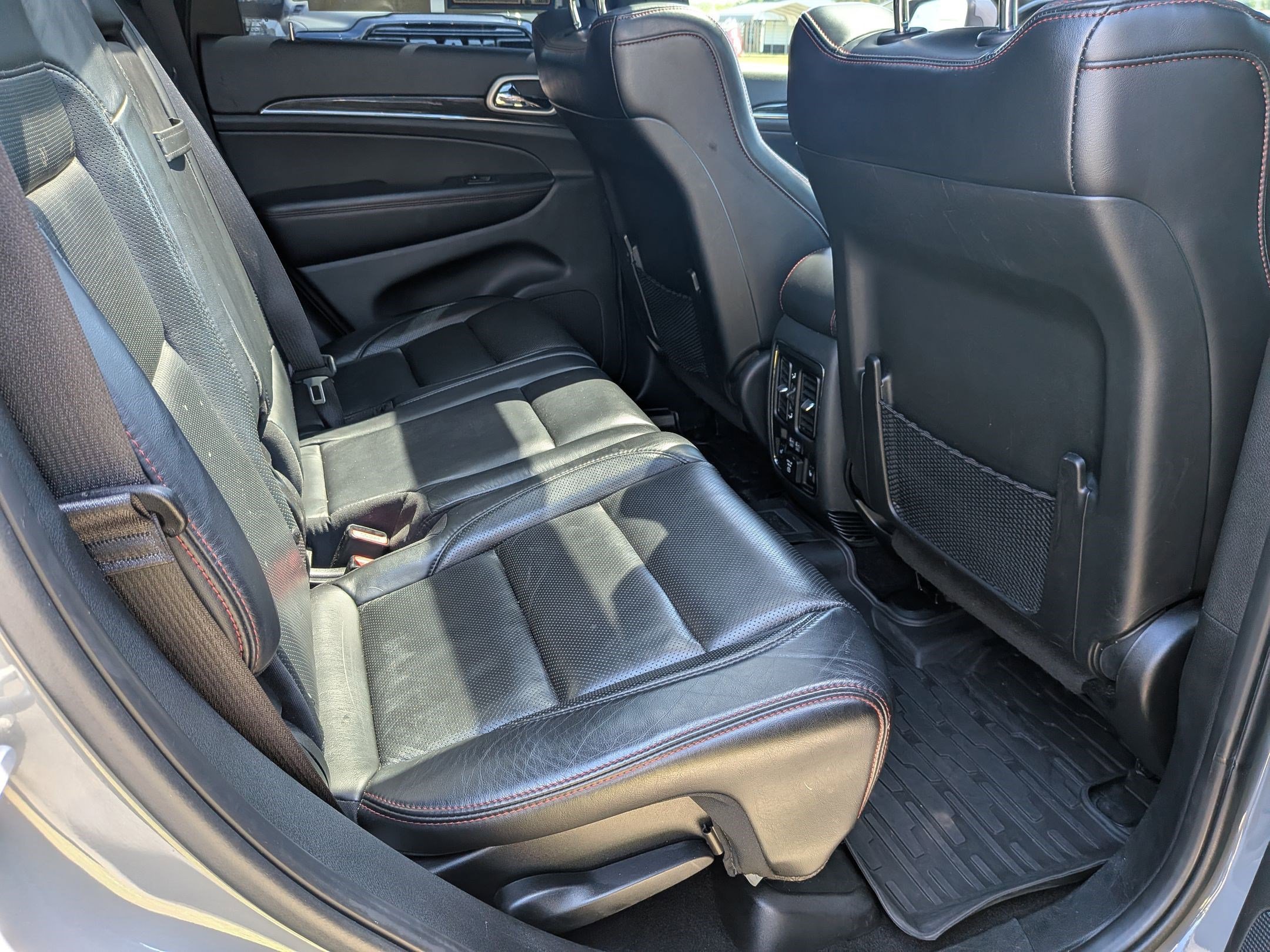 Used 2019 Jeep Grand Cherokee Trailhawk w/ Trailhawk Luxury Group AWD/4WD image 21