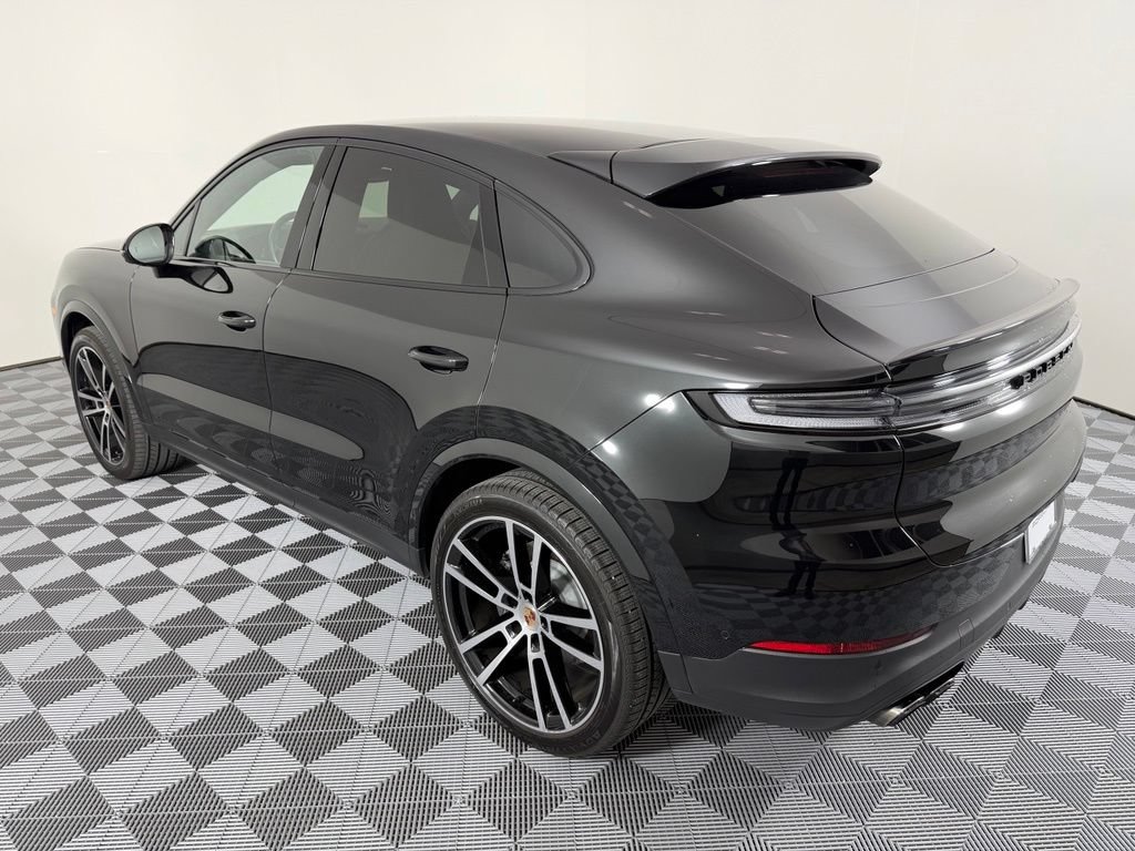 Certified 2025 Porsche Cayenne Coupe AWD/4WD image 3