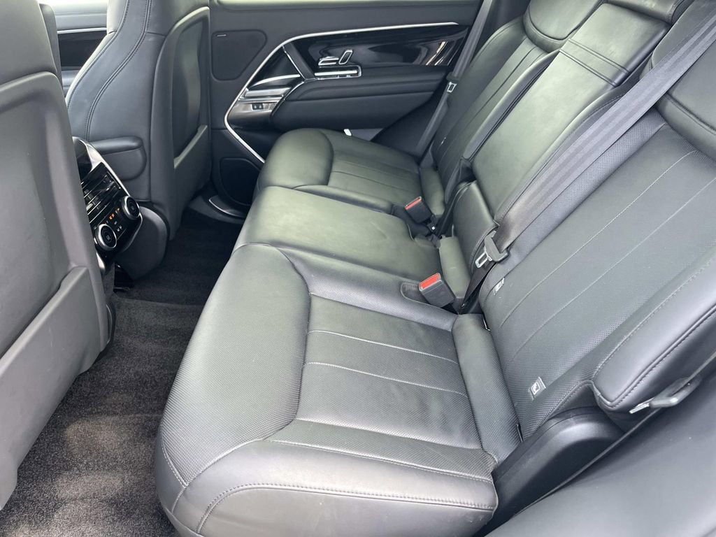 Used 2023 Land Rover Range Rover SE AWD/4WD image 10