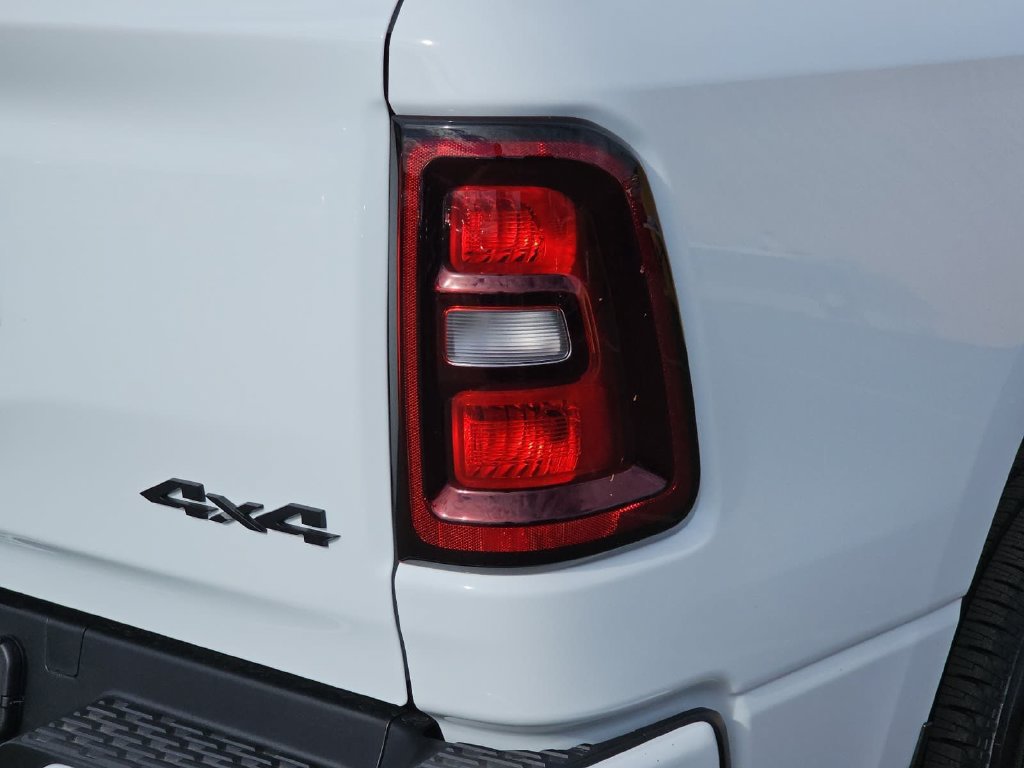 New 2026 RAM 1500 Express AWD/4WD image 39