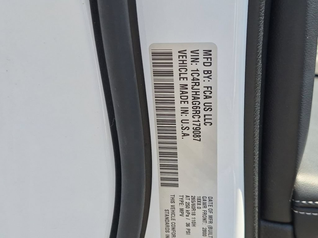 Used 2024 Jeep Grand Cherokee Laredo X AWD/4WD image 20