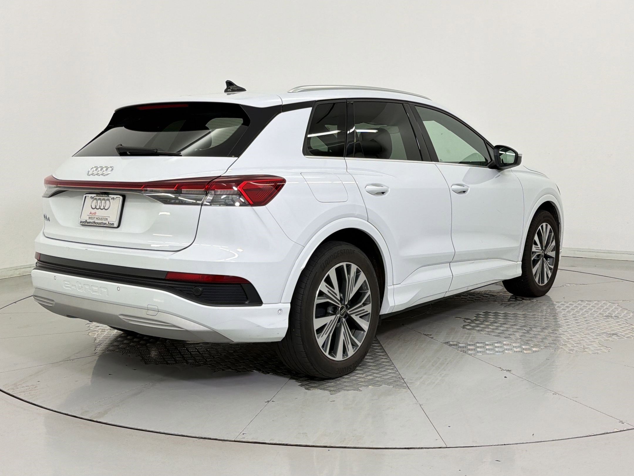 Used 2023 Audi Q4 e-tron Premium Plus w/ Premium Plus RWD image 8