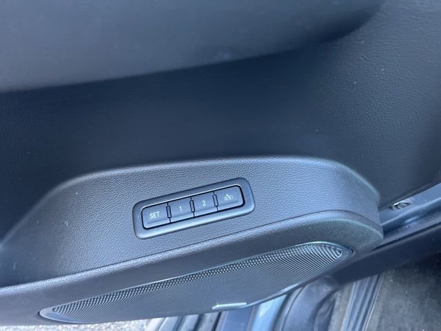 Used 2018 Chevrolet Suburban LT image 23