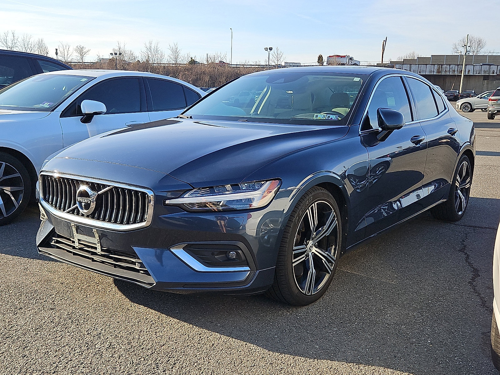 Used 2019 Volvo S60 T6 Inscription image 3
