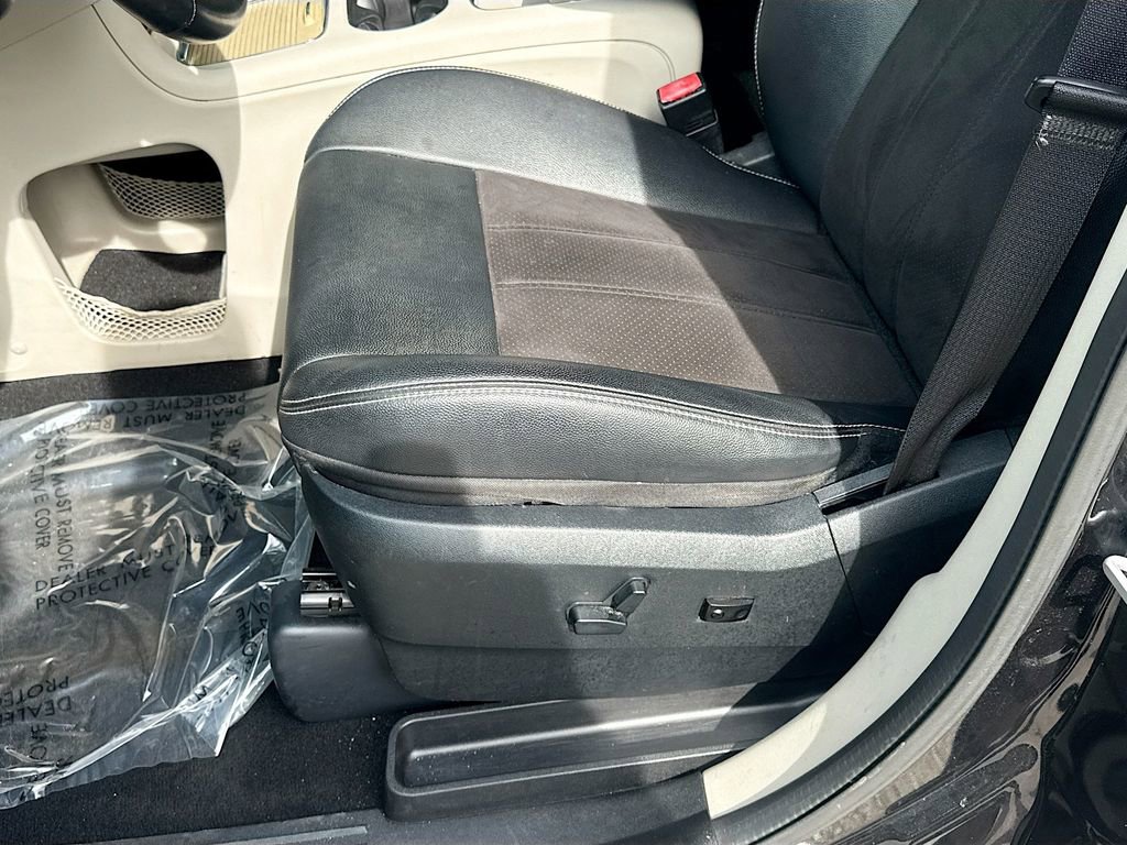 Used 2020 Dodge Grand Caravan SXT image 18