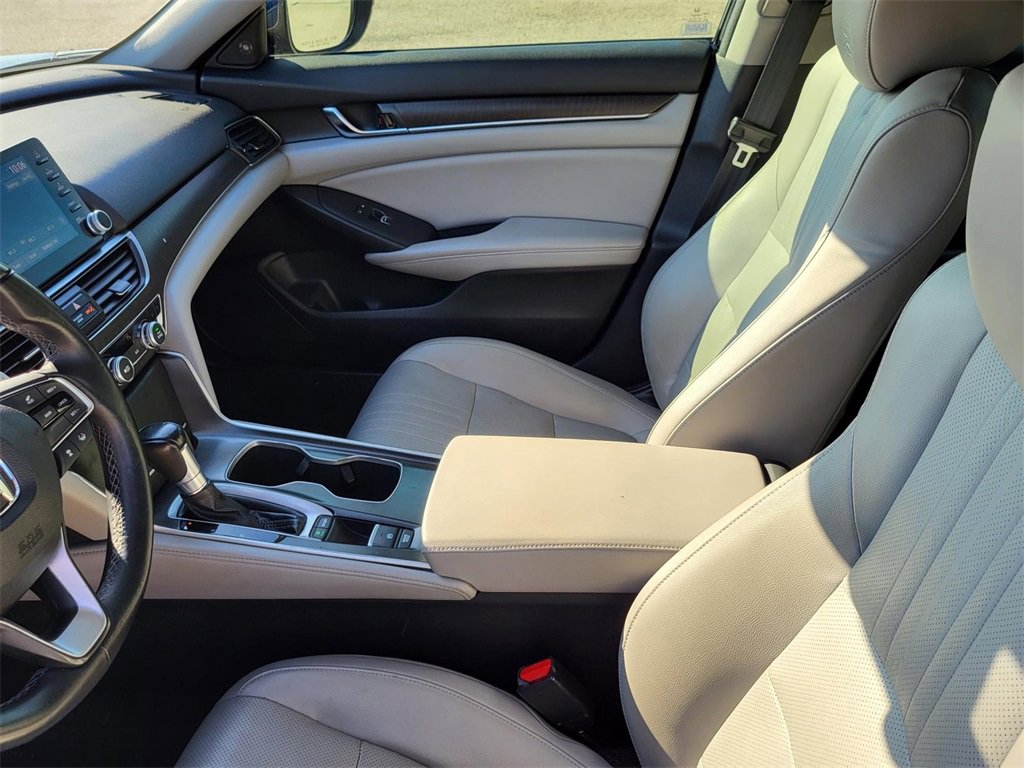 Used 2018 Honda Accord Touring image 31