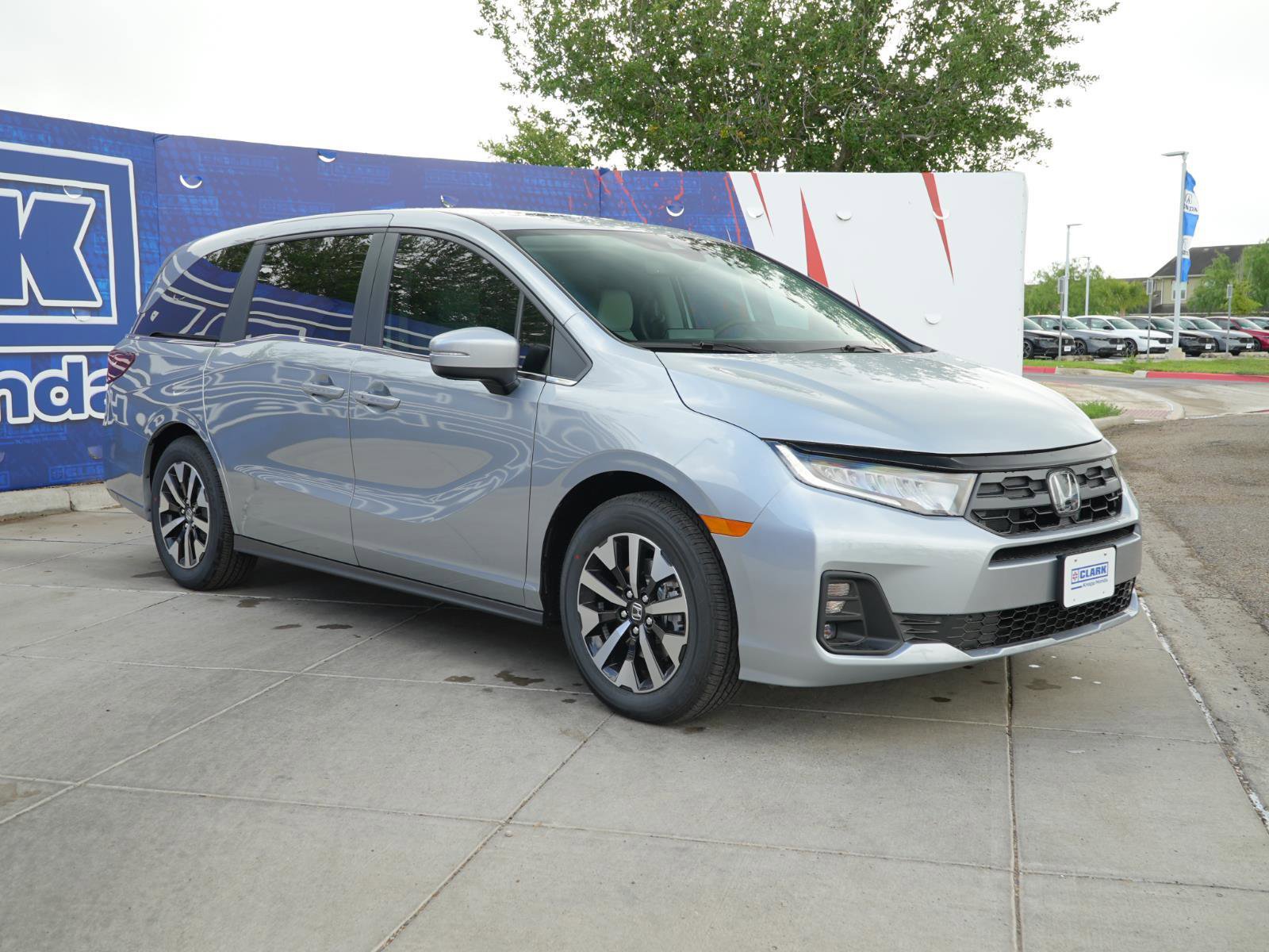New 2026 Honda Odyssey EX-L image 3