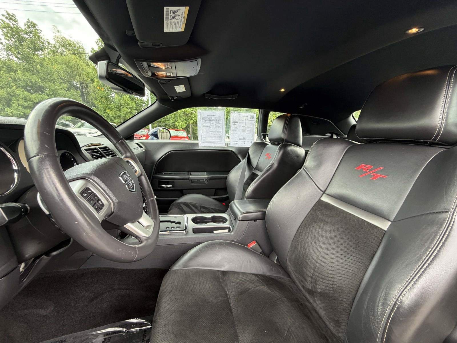 Used 2014 Dodge Challenger R/T RWD image 9