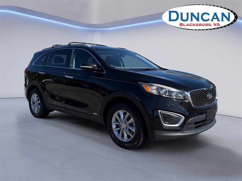 Used 2017 Kia Sorento LX w/ LX Convenience Package