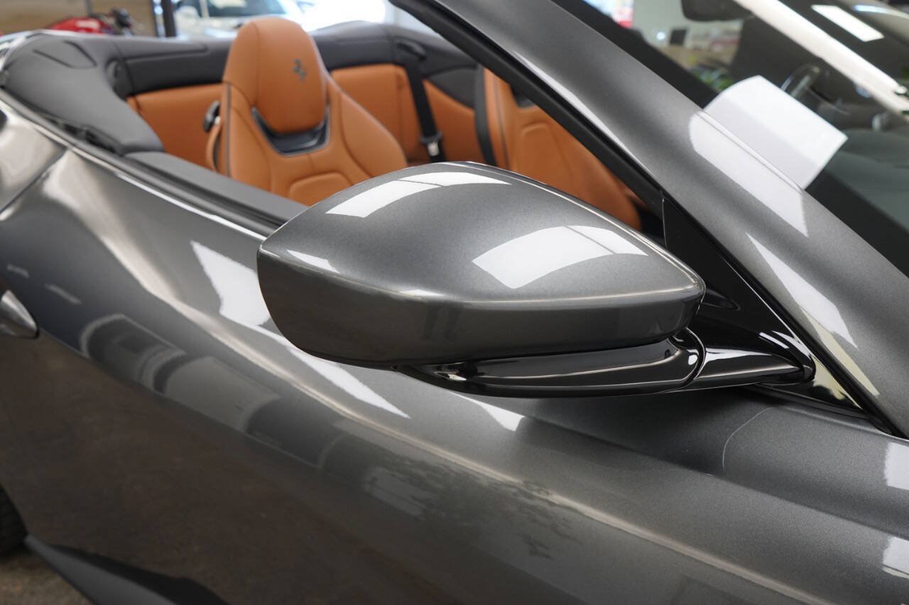 Used 2019 Ferrari Portofino RWD image 26