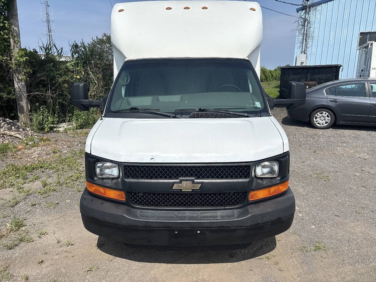 Used 2014 Chevrolet Express 3500 Extended RWD image 3