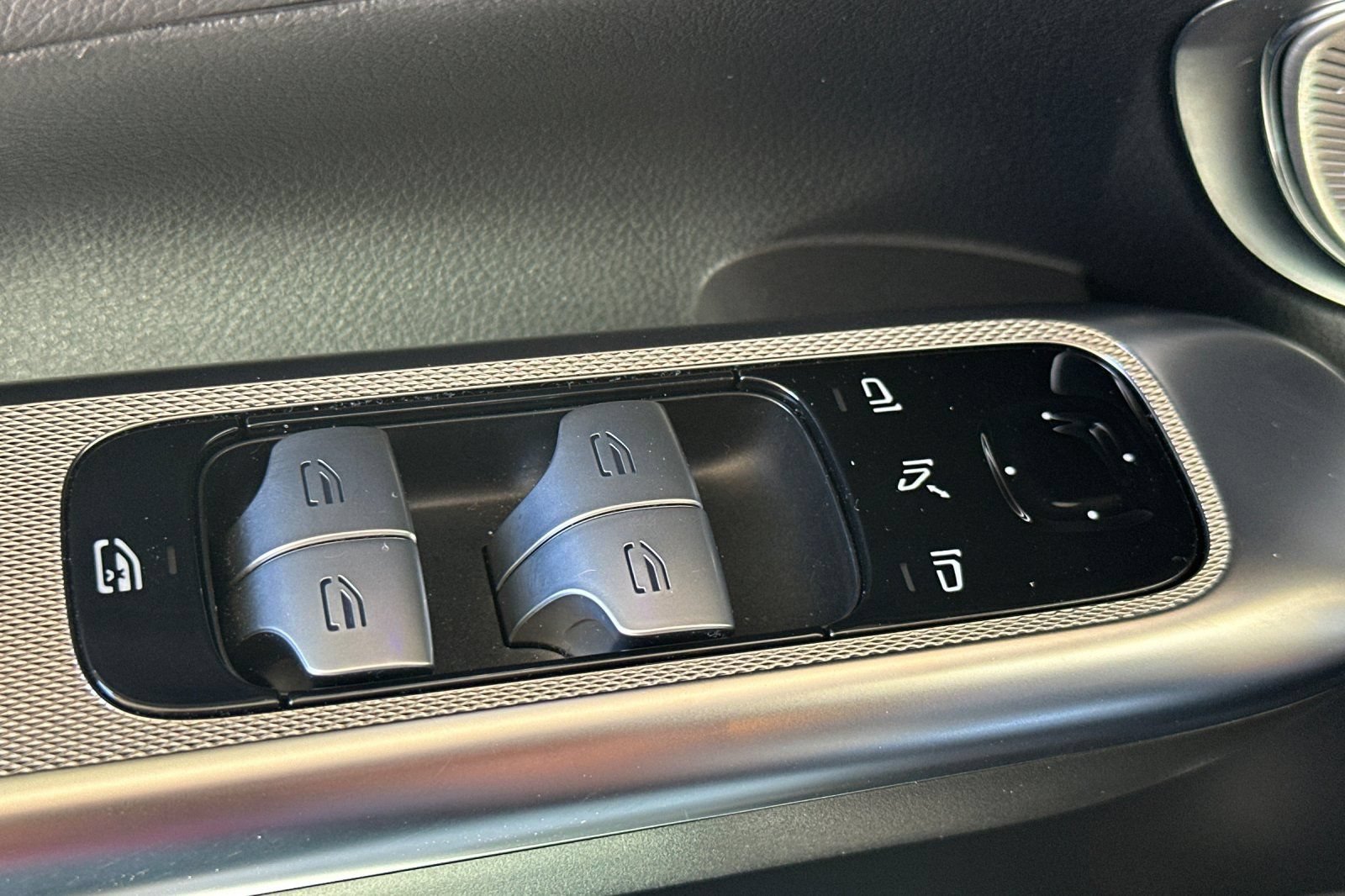 Certified 2024 Mercedes-Benz GLC 300 4MATIC image 12