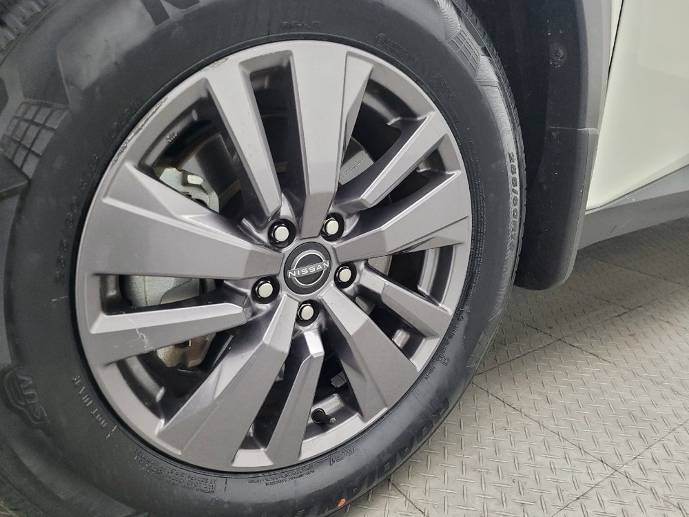 Used 2023 Nissan Pathfinder S image 31