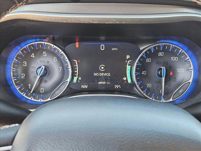 Used 2023 Chrysler Pacifica Touring-L image 14
