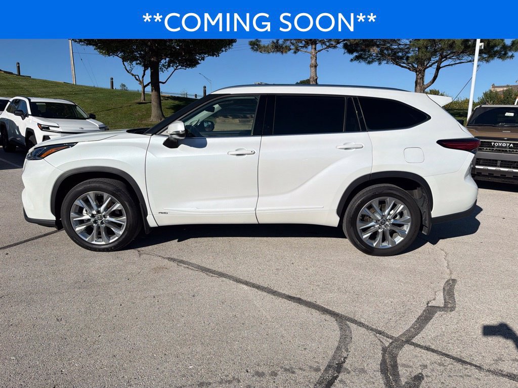 Used 2022 Toyota Highlander Limited AWD/4WD image 11