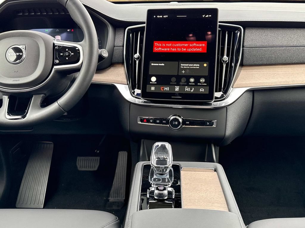 Certified 2026 Volvo XC90 B6 Plus w/ Protection Package Premier AWD/4WD image 14