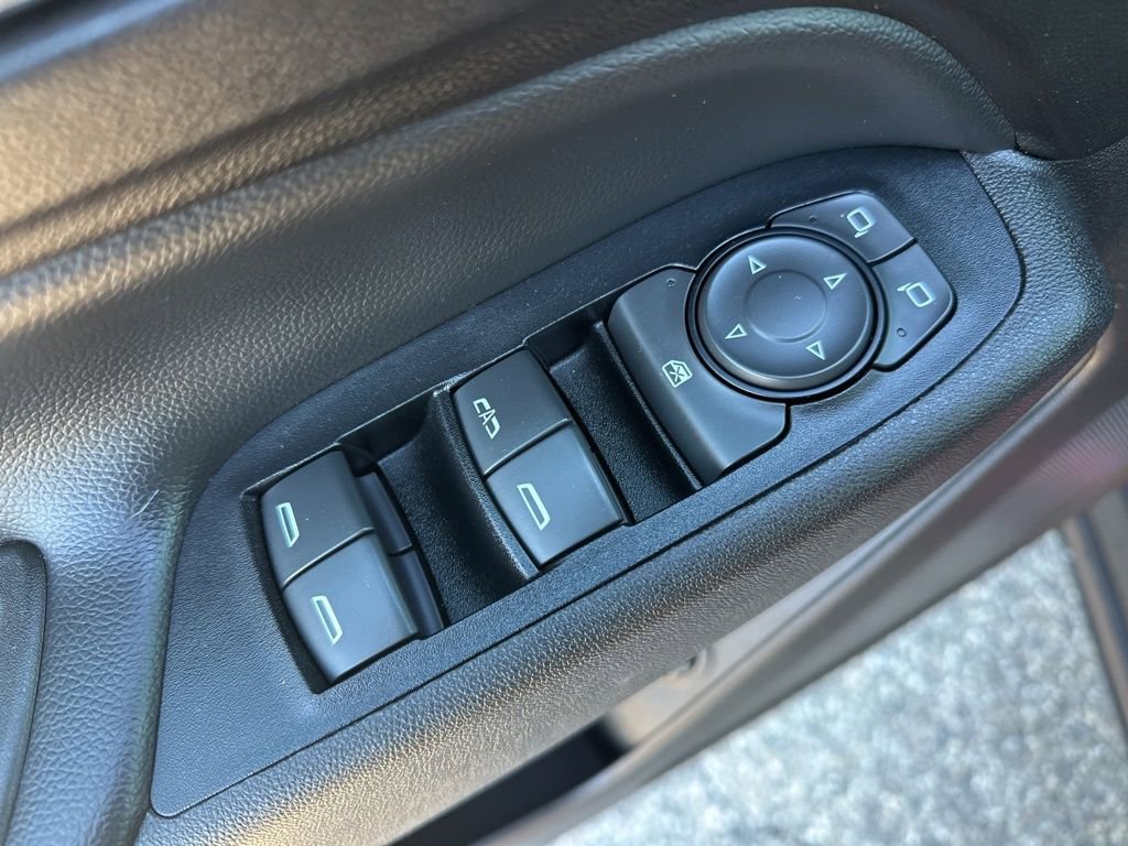 Used 2018 Chevrolet Equinox LT w/ Sun & Infotainment Package image 17