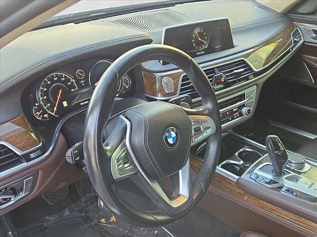 Used 2017 BMW 740i RWD image 10