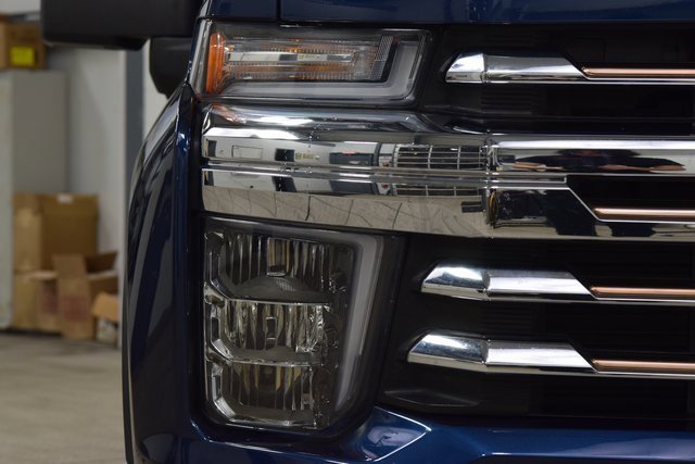 Used 2023 Chevrolet Silverado 2500 High Country w/ Z71 Off-Road Package image 12
