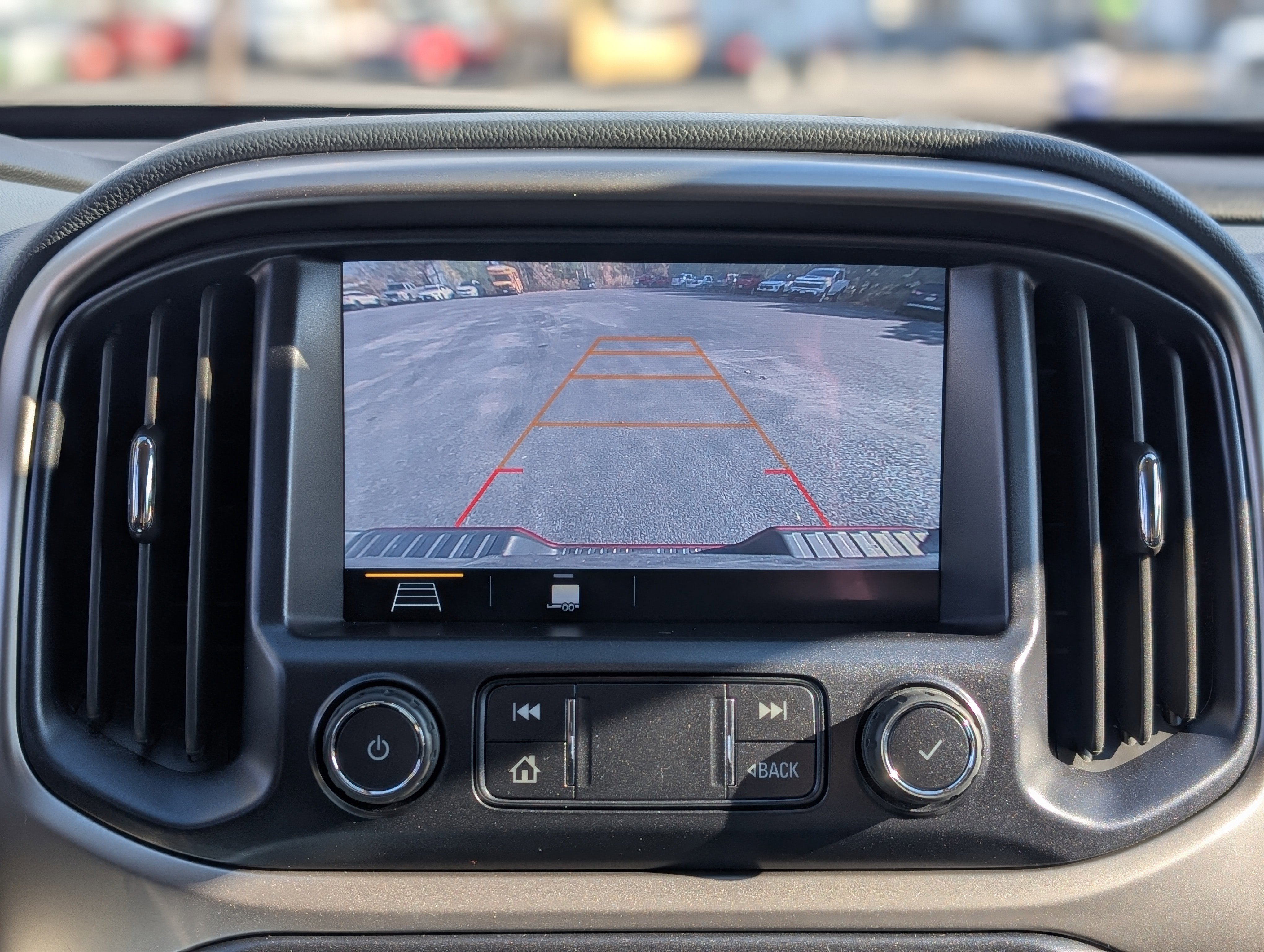 Used 2020 Chevrolet Colorado Z71 image 3