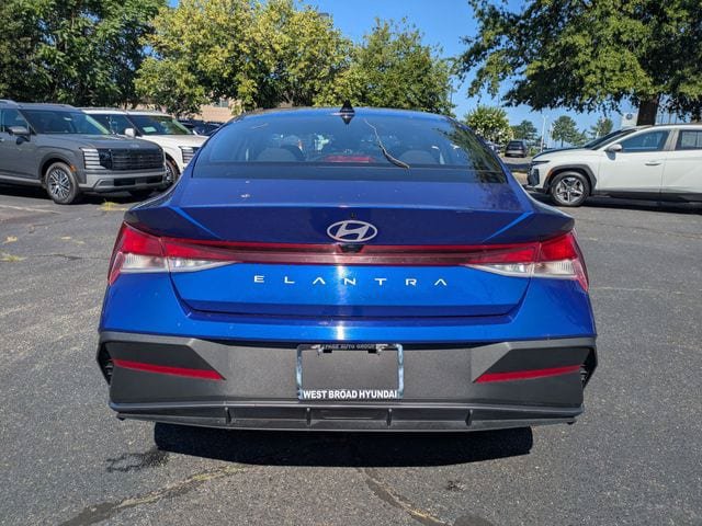 Used 2024 Hyundai Elantra SEL FWD image 5