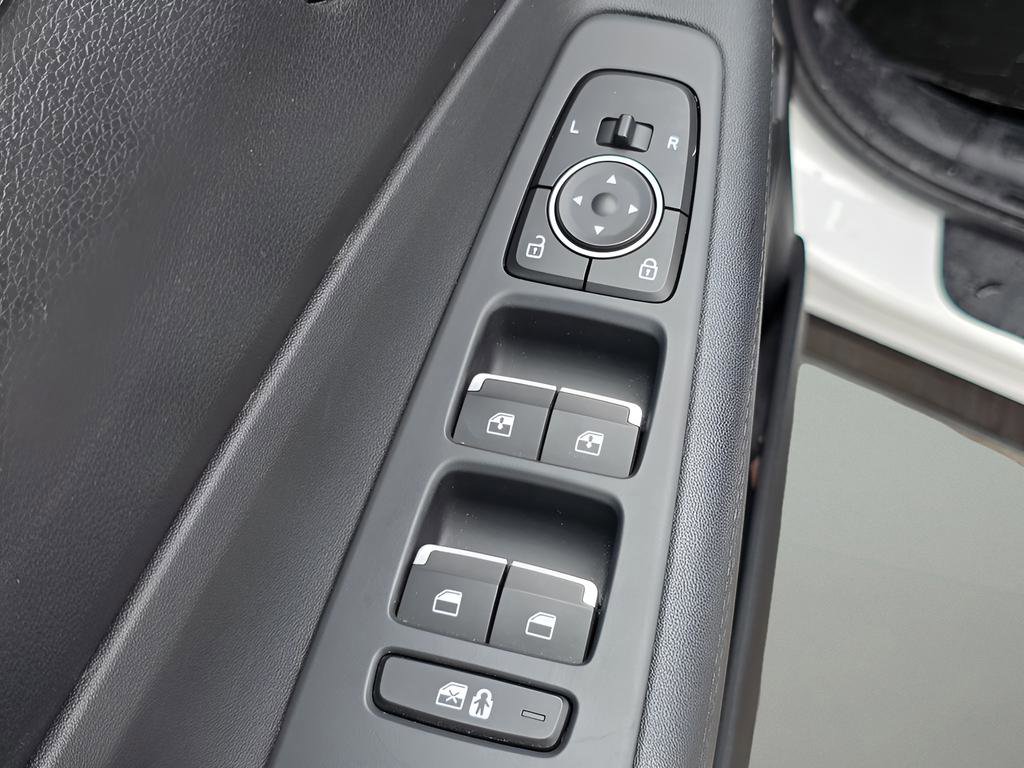 Used 2023 Hyundai Santa Fe SEL AWD/4WD image 18