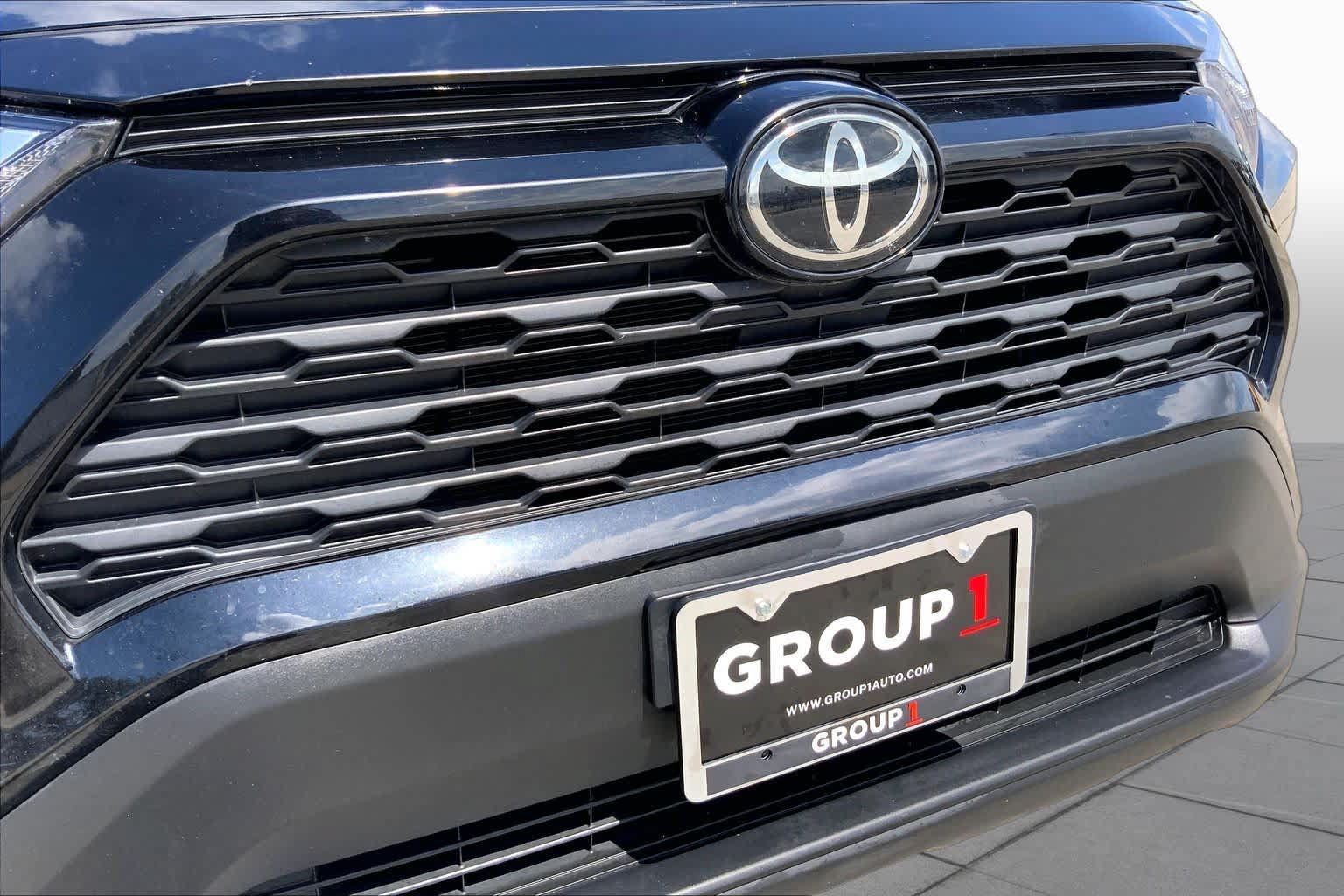 Used 2024 Toyota RAV4 XLE FWD image 28