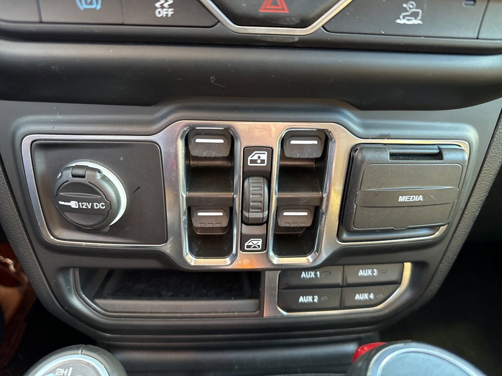 Used 2023 Jeep Wrangler Unlimited Sahara image 14