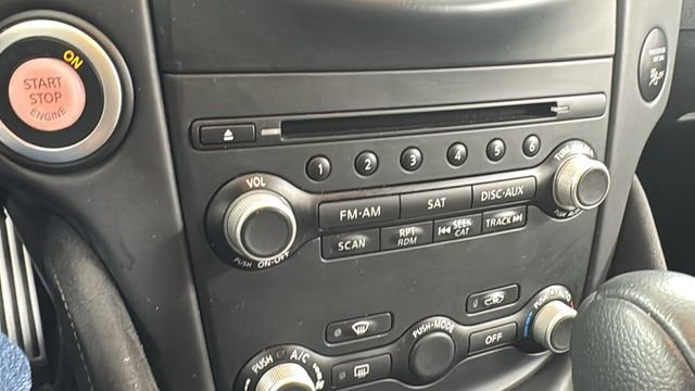 Used 2017 Nissan 370Z Touring image 22