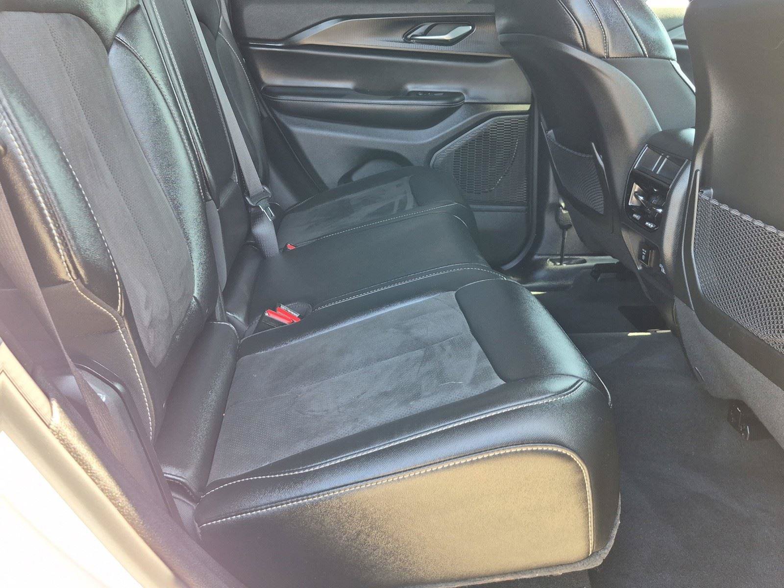 Certified 2024 Jeep Grand Cherokee Altitude AWD/4WD image 7