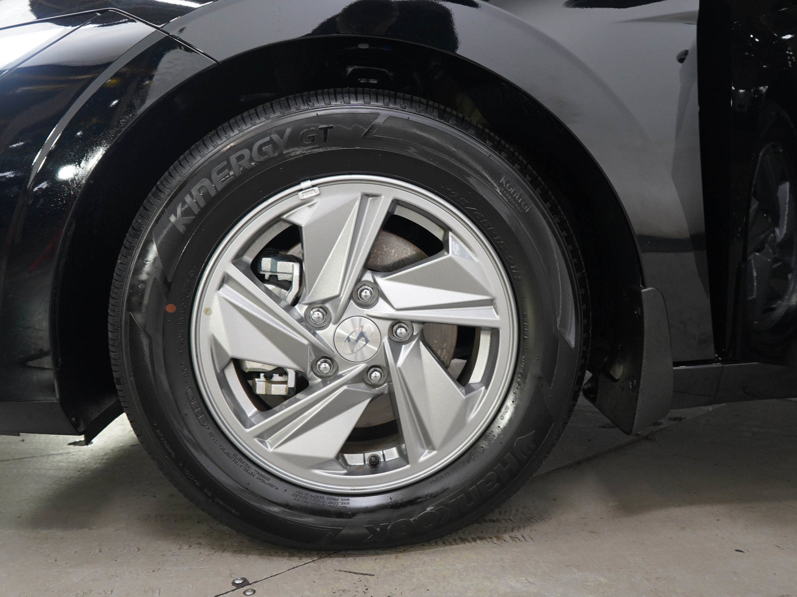 Used 2026 Hyundai Elantra SE FWD image 26