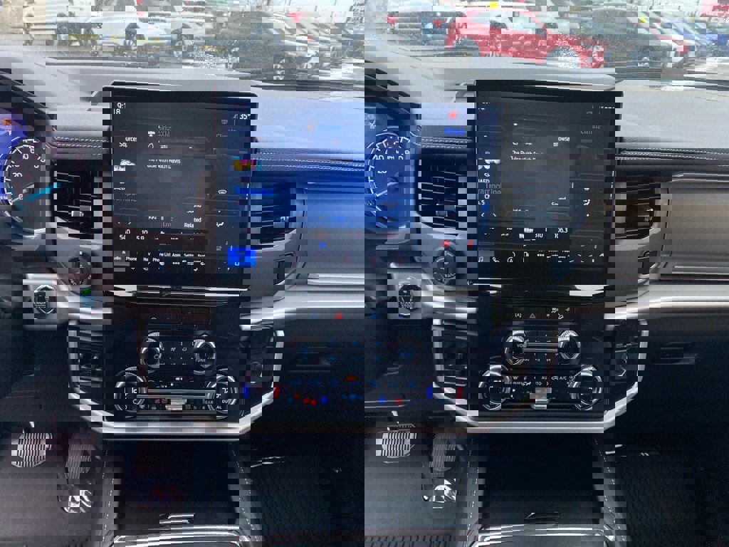 Used 2024 Ford Expedition XLT image 11