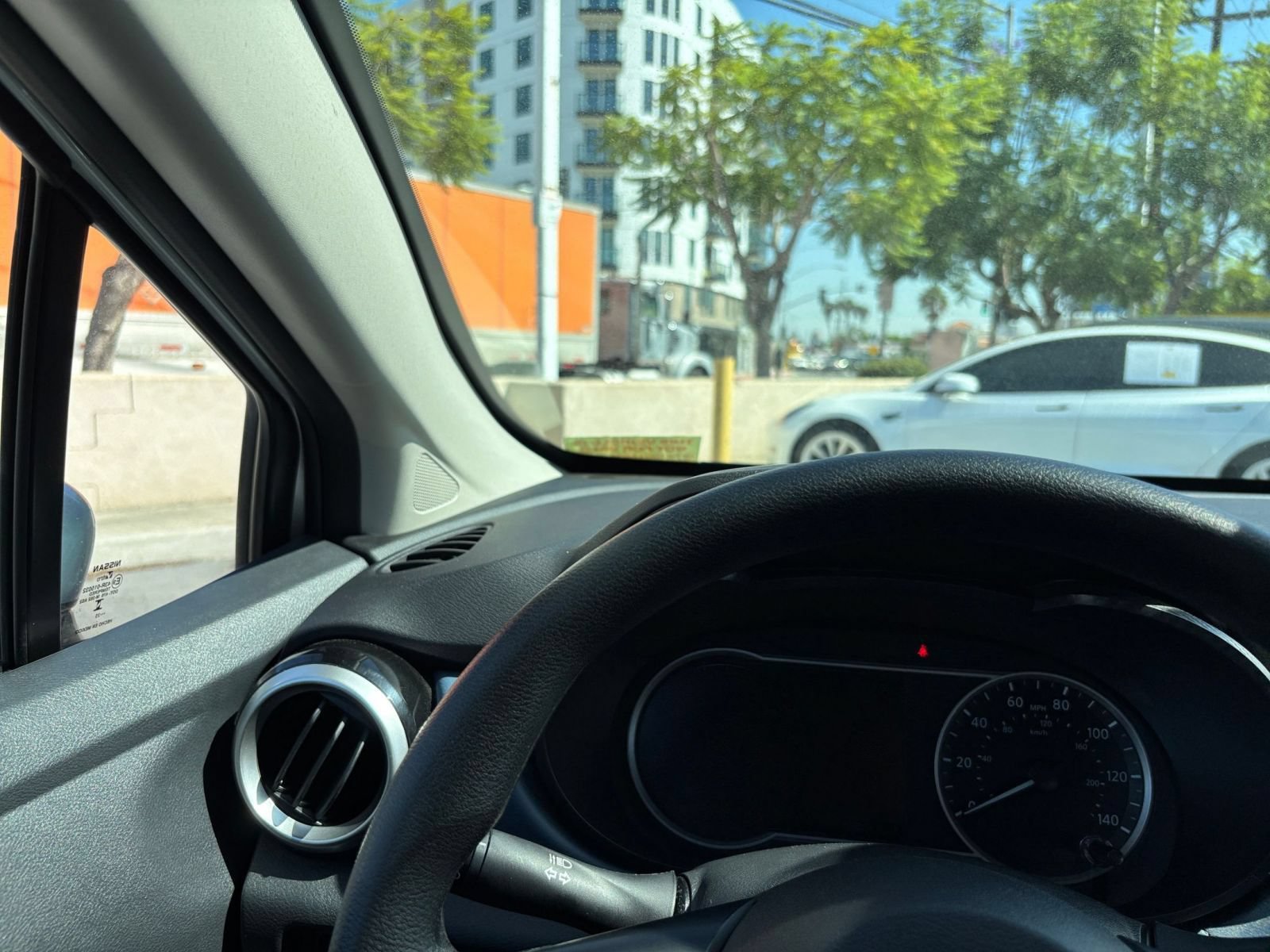 Used 2025 Nissan Versa SV FWD image 33