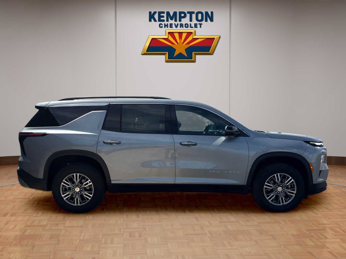 Used 2026 Chevrolet Traverse LT FWD image 7