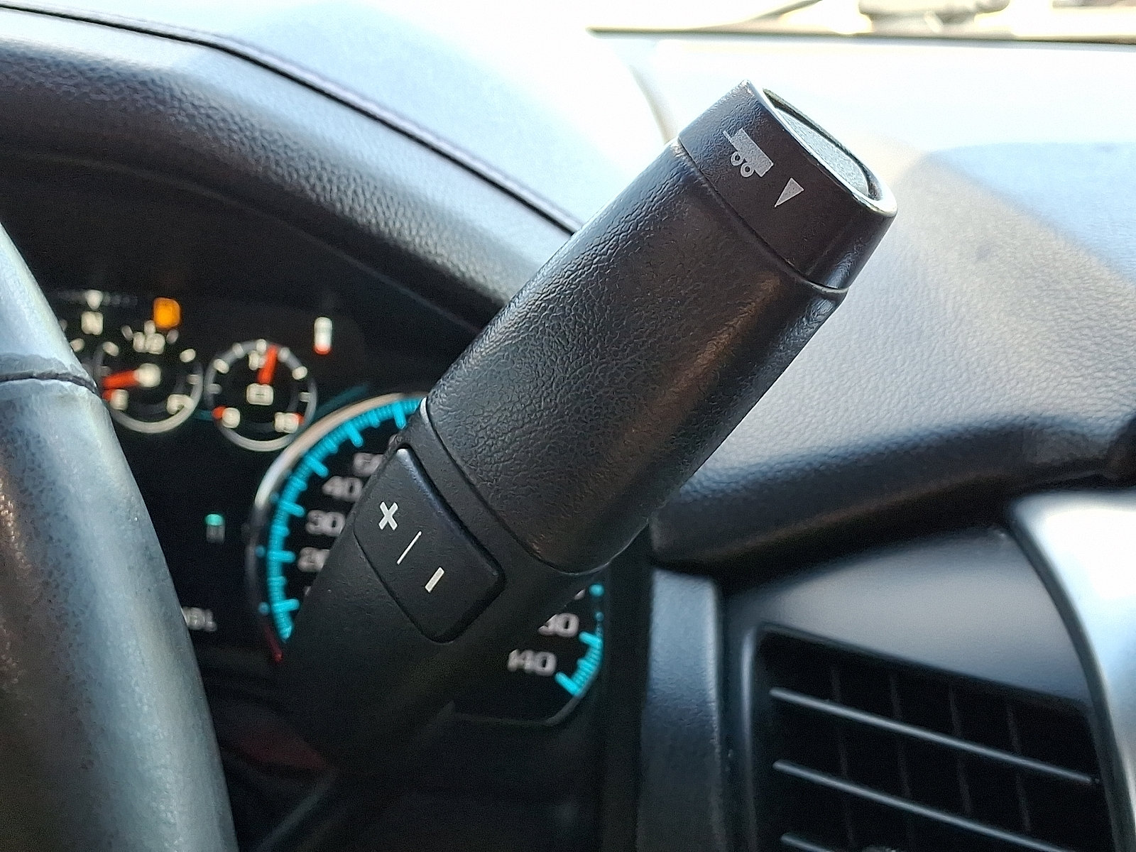 Used 2019 Chevrolet Suburban Premier AWD/4WD image 15