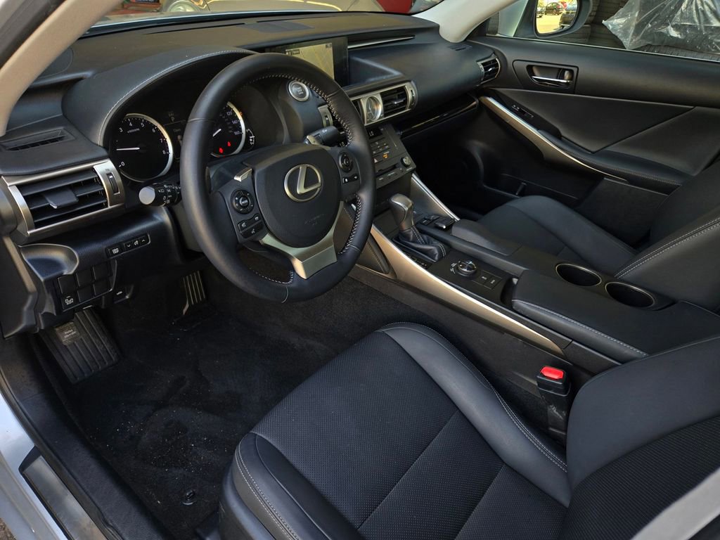Used 2015 Lexus IS 250 w/ Navigation System Package RWD image 10
