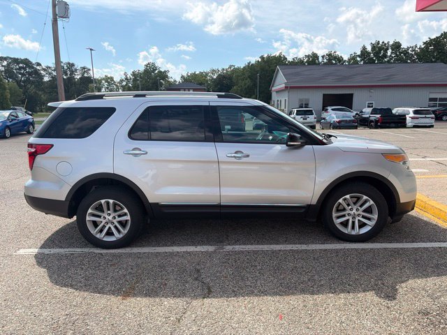 Used 2014 Ford Explorer XLT w/ Equipment Group 202A AWD/4WD image 5