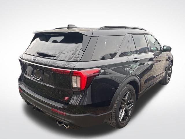 Used 2025 Ford Explorer ST image 4