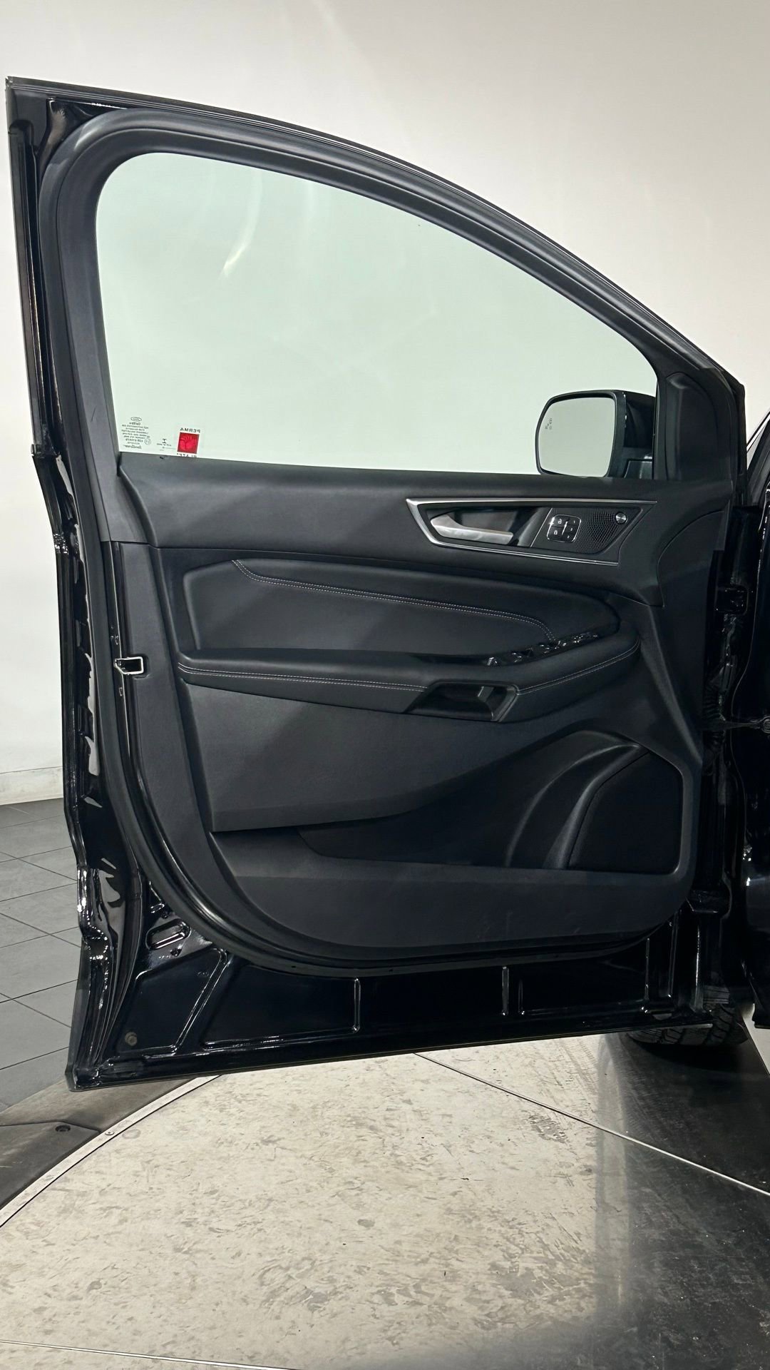 Used 2019 Ford Edge Titanium AWD/4WD image 35