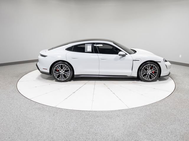 Used 2022 Porsche Taycan 4S image 32