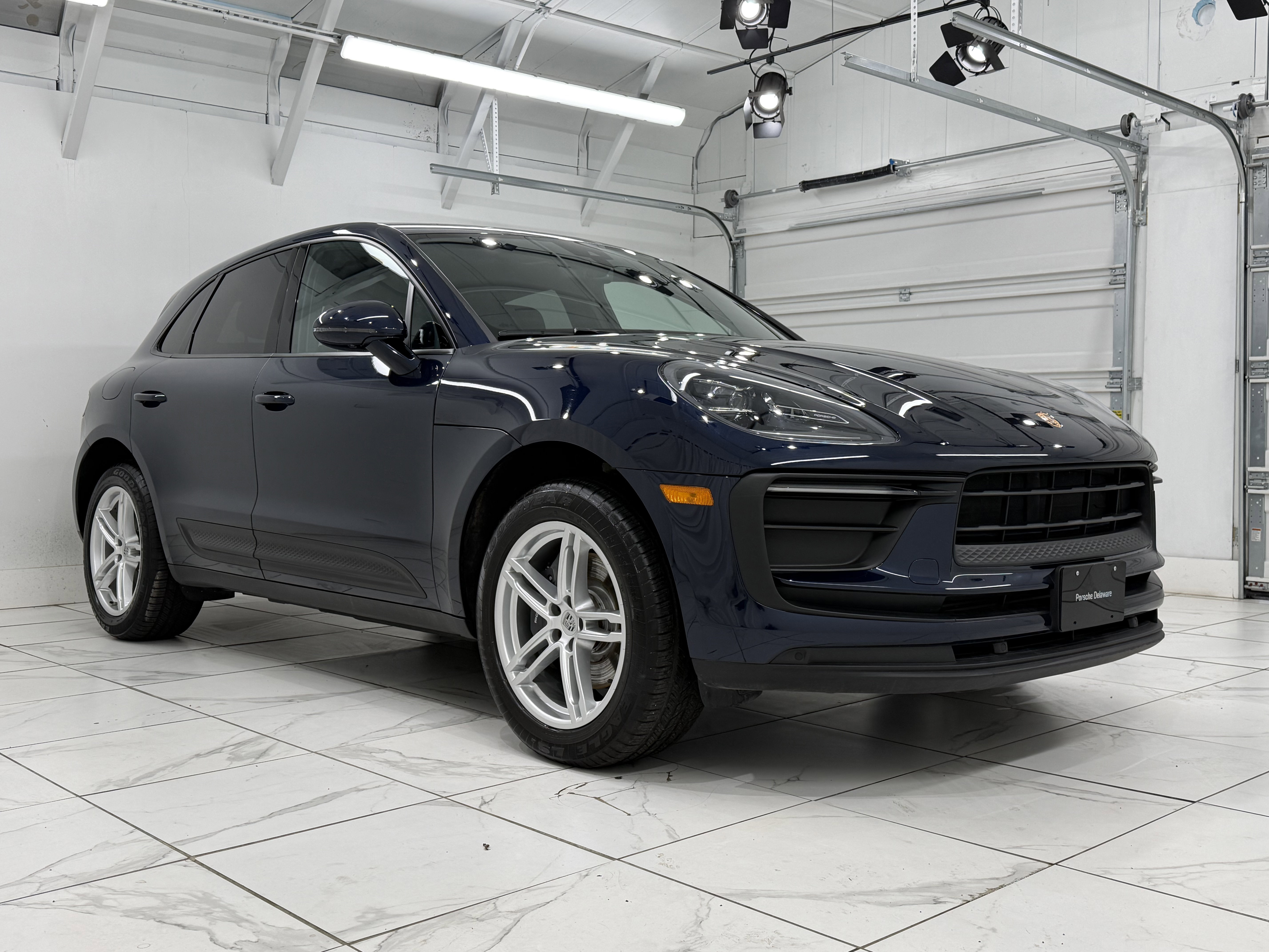 Certified 2022 Porsche Macan image 10
