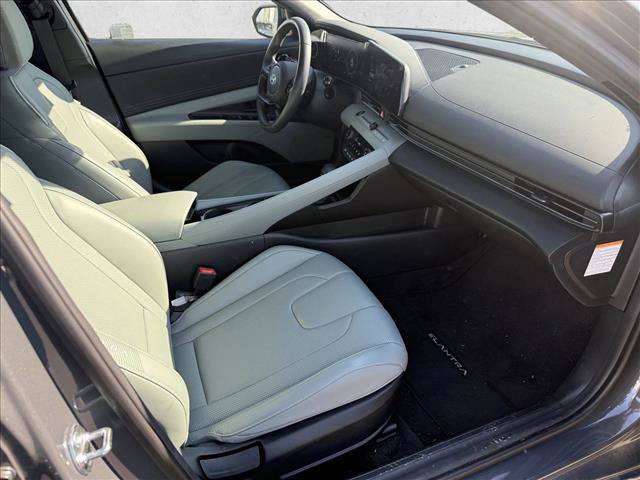 Certified 2025 Hyundai Elantra Limited image 20