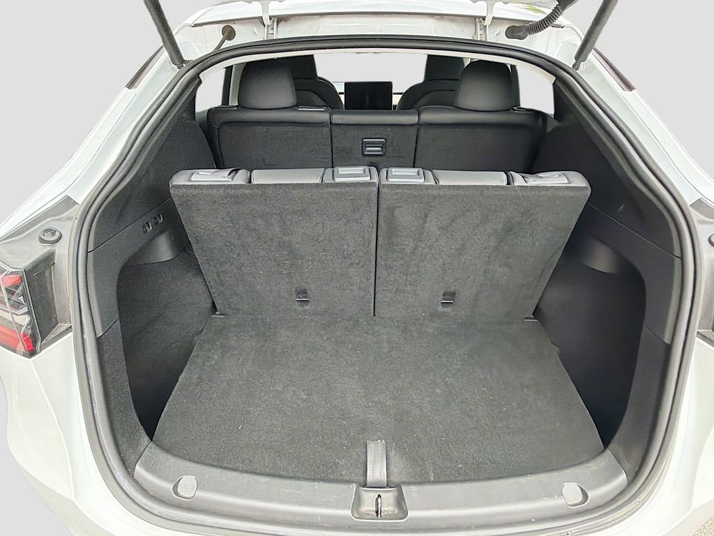 Used 2023 Tesla Model Y Long Range image 27