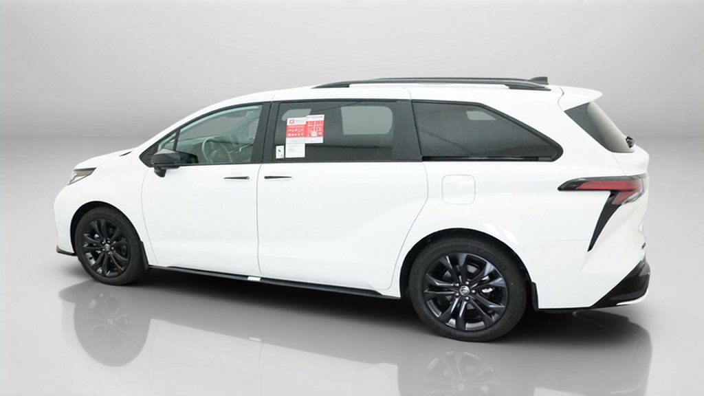 New 2026 Toyota Sienna XSE FWD image 43