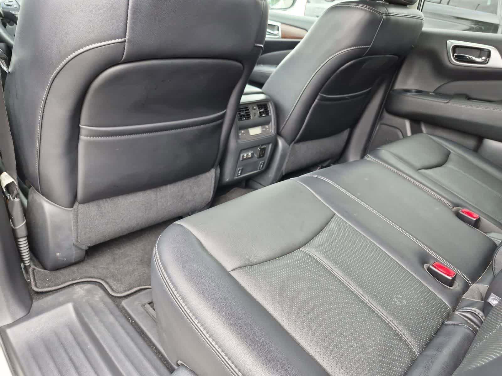 Used 2019 Nissan Pathfinder Platinum AWD/4WD image 18