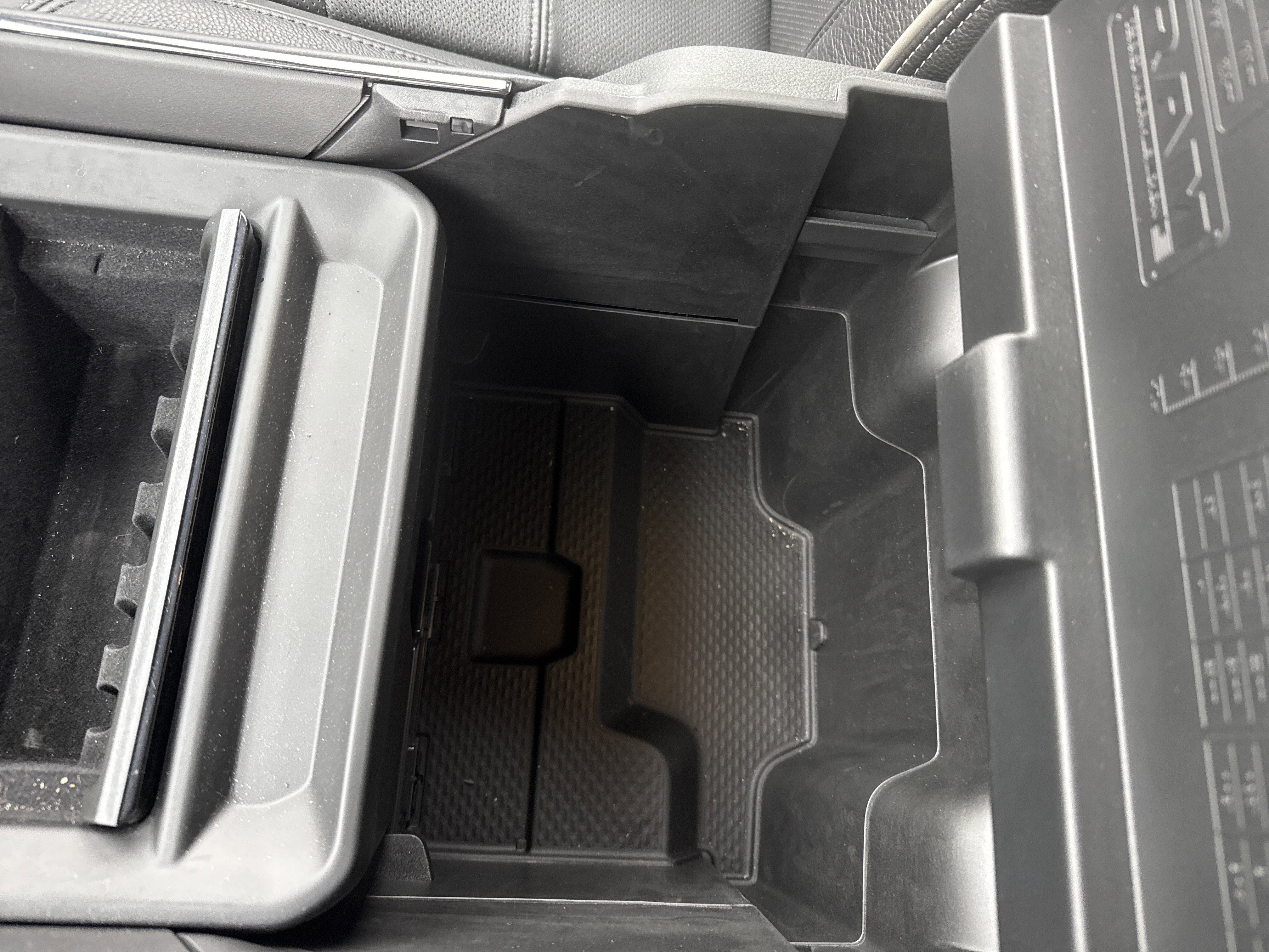 Used 2023 RAM 2500 Limited image 32