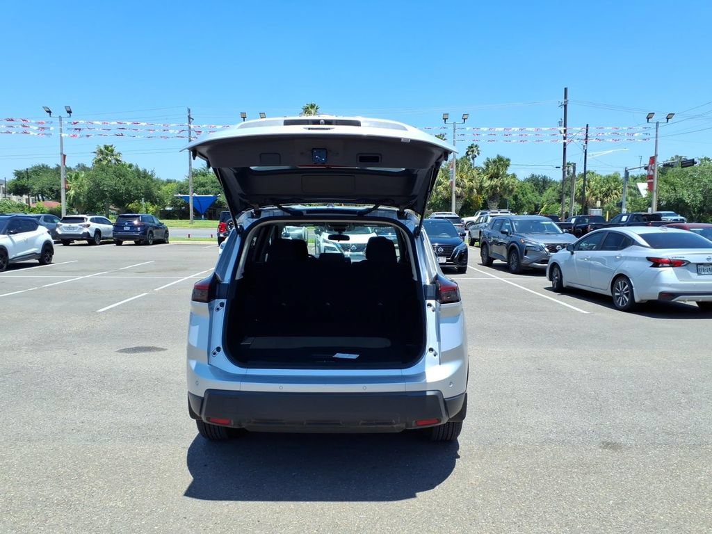 Used 2025 Nissan Rogue S FWD image 20
