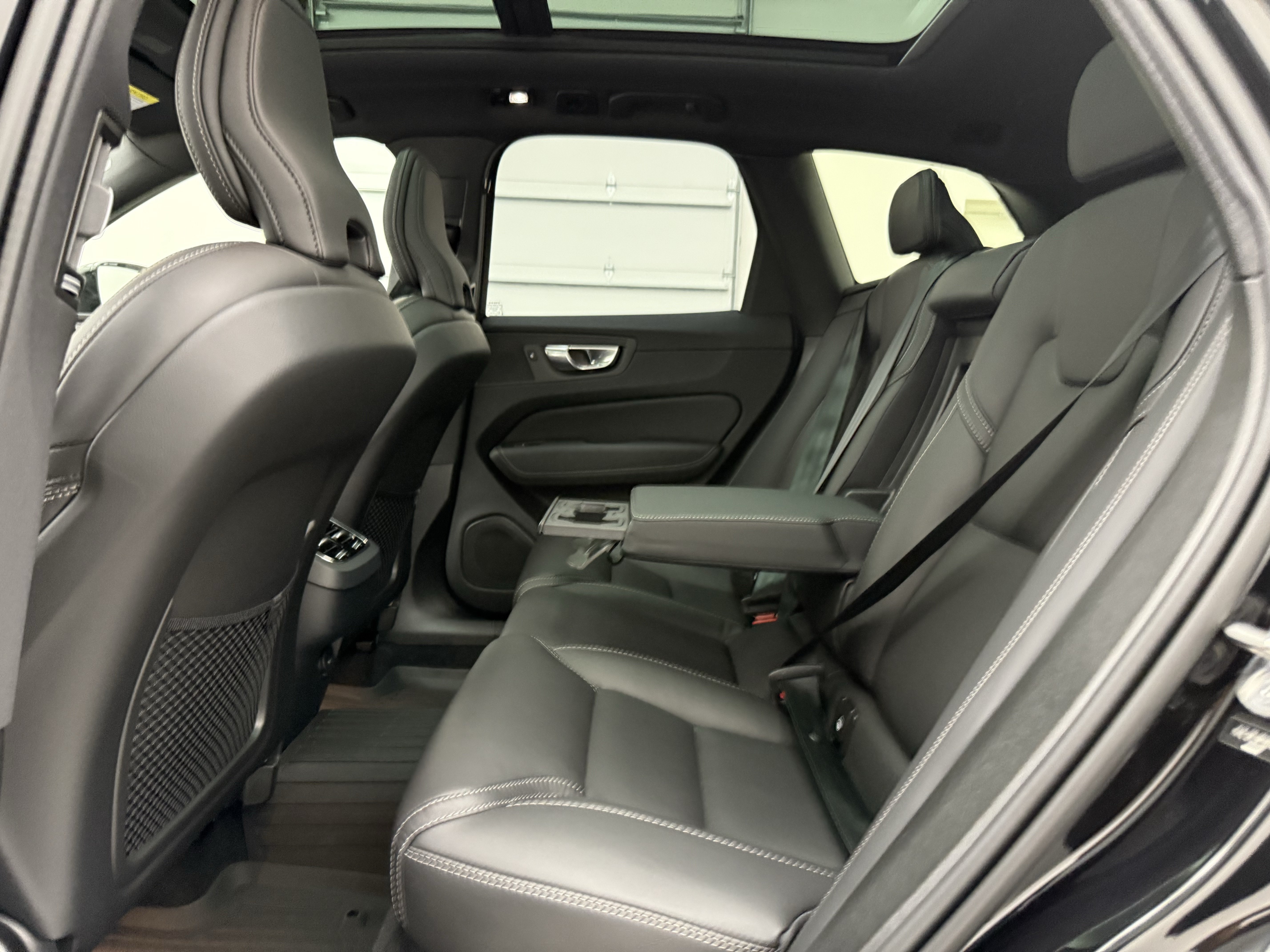Certified 2024 Volvo XC60 B5 Ultimate AWD/4WD image 25
